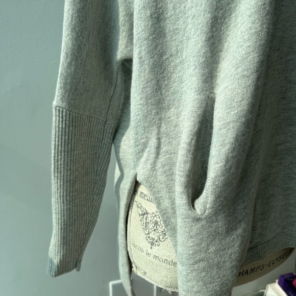 Babaton Light Gray Knit Top - Picture 4 of 5